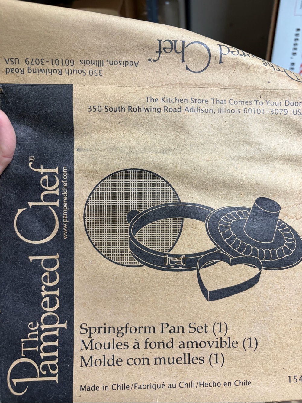 The Pampered Chef Black and Tan Springform Pan Set